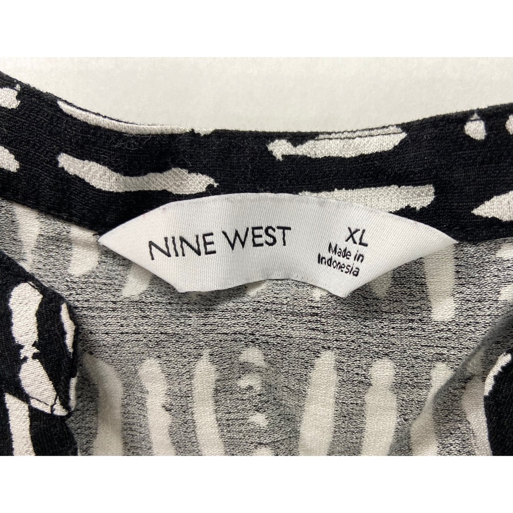 Nine West Womens XL Black White Abstract Dash Print Sleeveless Button Front Top - Picture 3 of 9